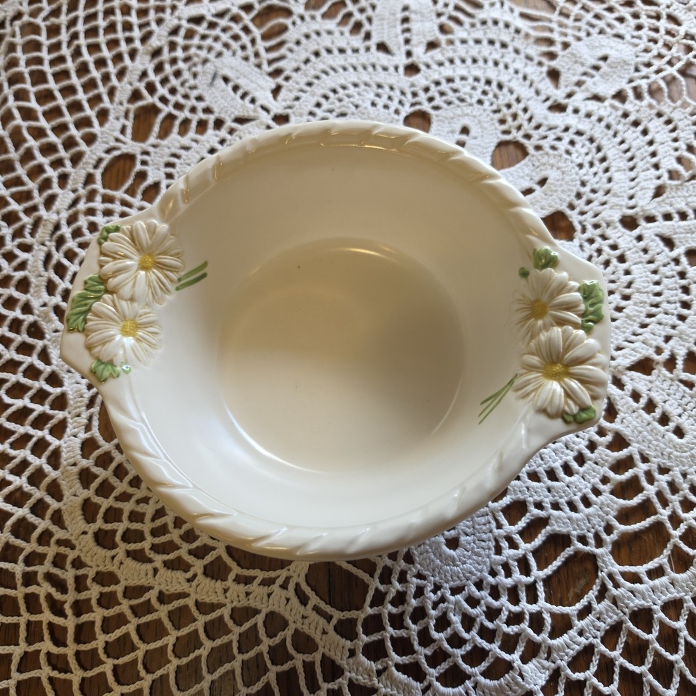 Metlox Poppytrail Sculptured Daisy Round 8" Serving Bowl W/Handles - collectible
